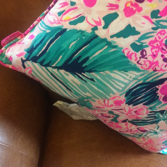 NWT Lilly Pulitzer square decorative pillow - Picture 8 of 9
